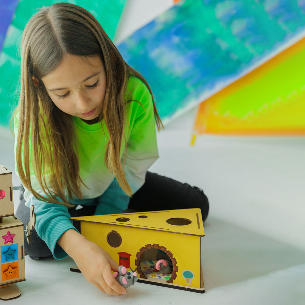 The final result of the Max the Mouse project: a charming display of creativity and handiwork.