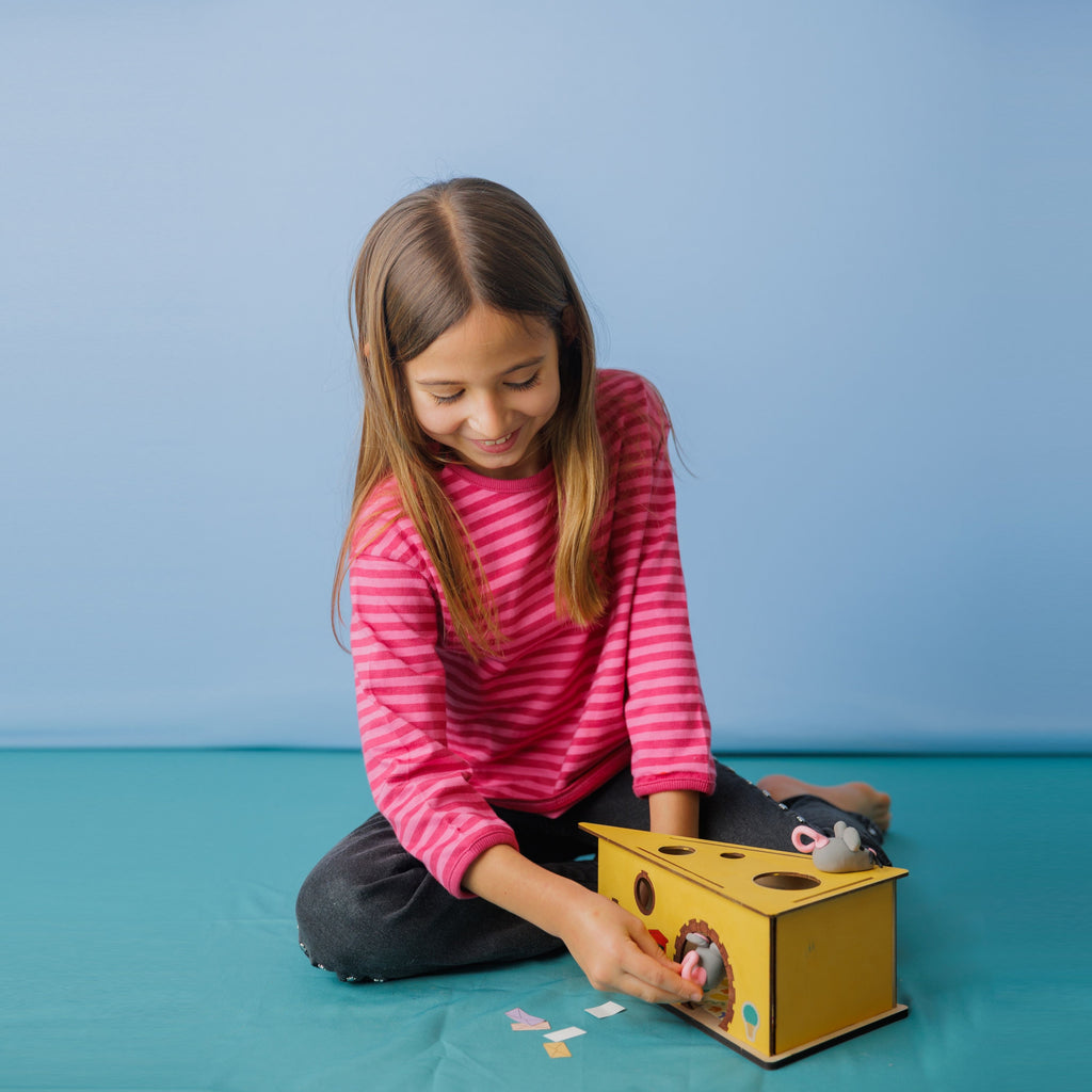 Dabble & Co. Max the Mouse craft project, a perfect screen-free activity for a rainy afternoon.