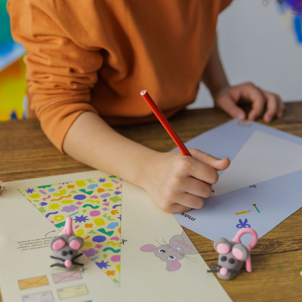 Easy-to-follow visual instructions help children independently complete their Dabble & Co. craft project.